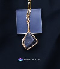 純粋な愛を惜しみなく与える＊マスターウラルレムリアンクォーツ統合のグリッド巻き®ペンダントトップ◇（B）