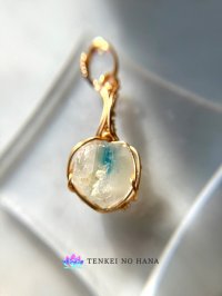 現物を目にするだけで幸運といわれるユークレース統合のグリッド巻き®ペンダントトップ☆(Ｙ)