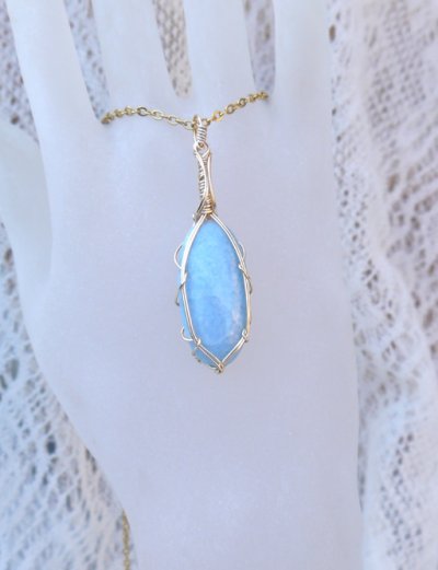 画像2: 聖者のような優しい色合いを放つ祝福の石＊ビオラン（ブルーダイオプサイド ）統合のグリッド巻き®ペンダントトップ◇(D)